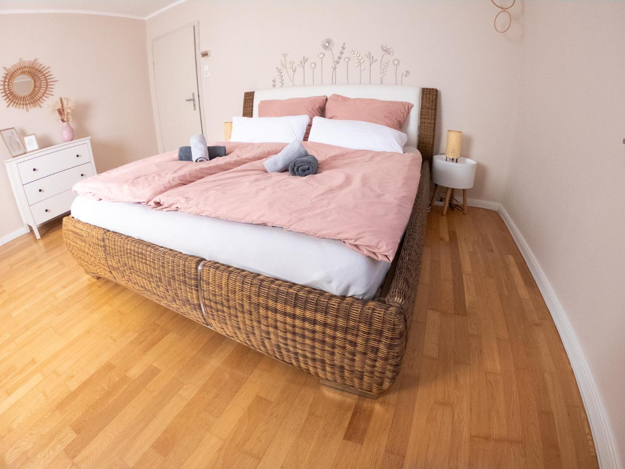 Happybnb Apartment Mit Sonniger Terrasse Lochgau Eksteriør bilde