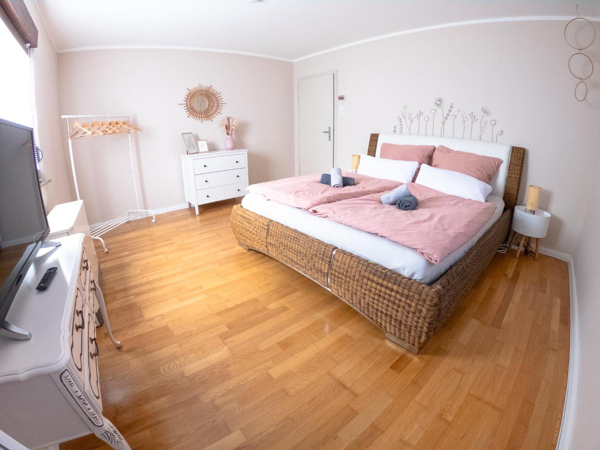 Happybnb Apartment Mit Sonniger Terrasse Lochgau Eksteriør bilde