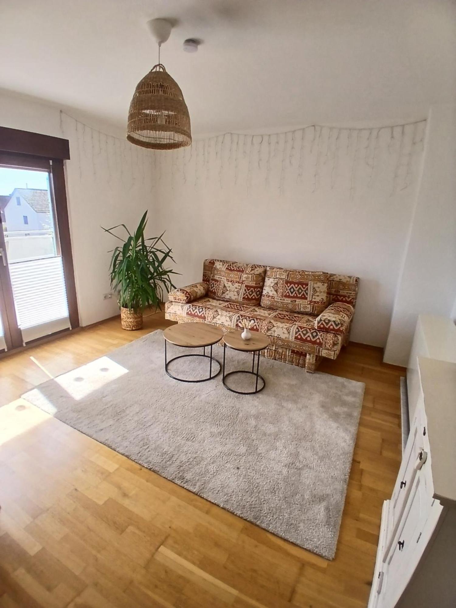 Happybnb Apartment Mit Sonniger Terrasse Lochgau Eksteriør bilde